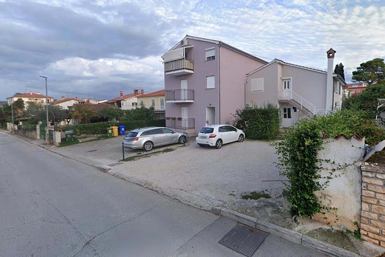 With A Parking Space - 20866 Apartman *
